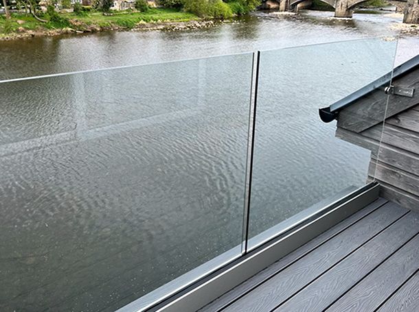 glassvue-frameless-glass-railings610x455