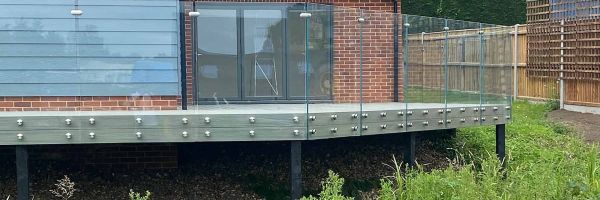 GLASSVUE-LTD-glass-stand-off-adapters-balustrade-1800x1200