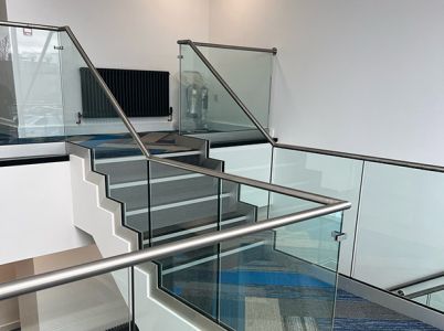 GlassVue-steel-glass-stairs-05