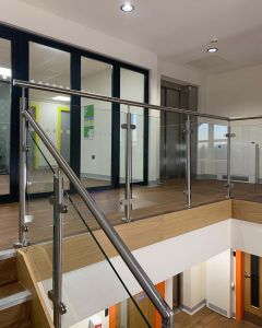 GlassVue-steel-glass-stairs-04